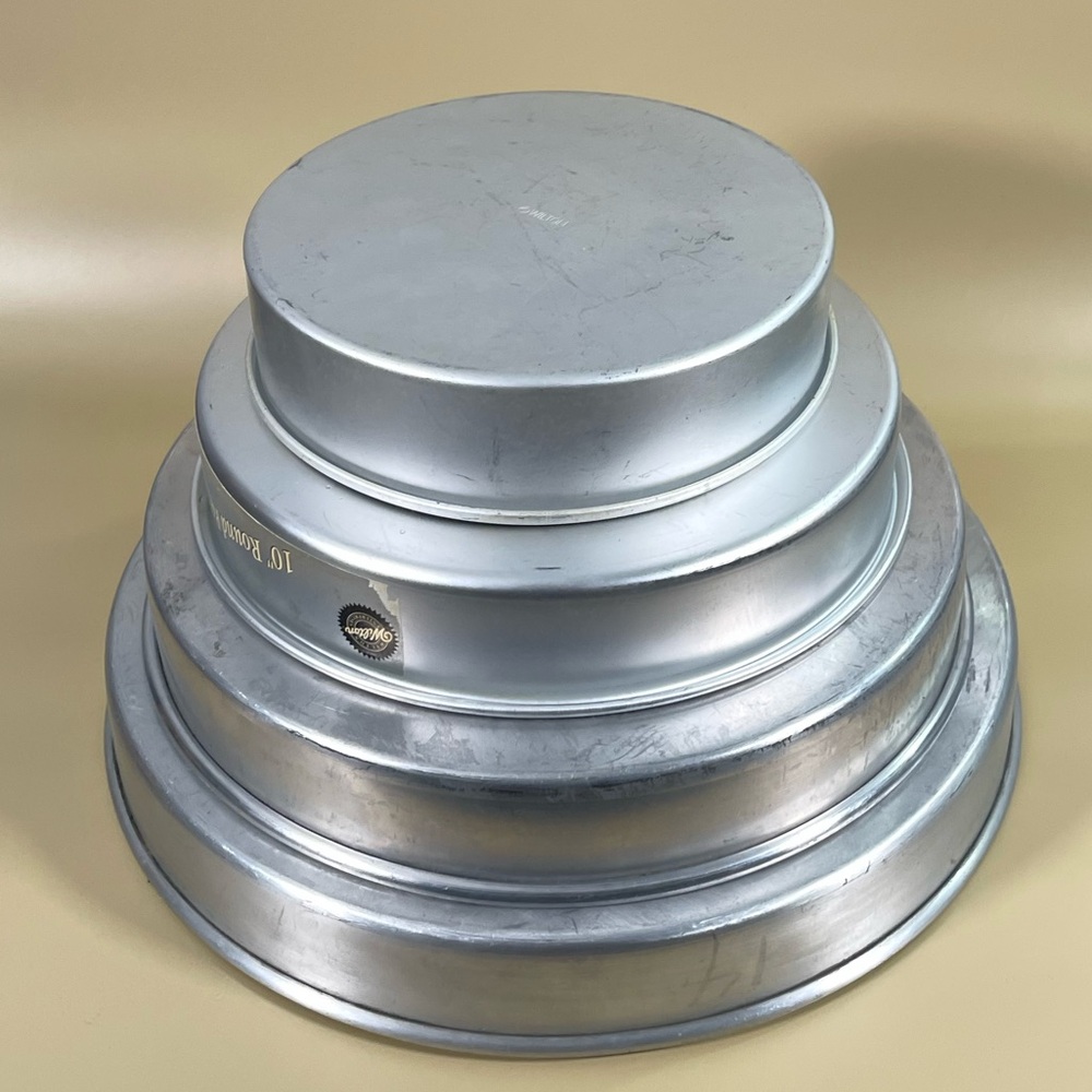Wilton & Fat Daddio's Set of 4 Round Cake Pan
